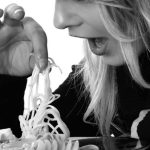 Jak schudnąć po ciąży? Bezpieczna i zdrowa dieta dla karmiących mam
