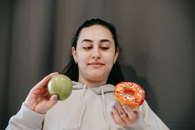 Jaka dieta dla figury jabłko? Co jeść, żeby schudnąć z brzucha?