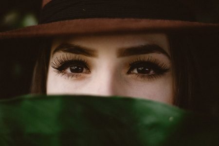 Sposoby na piękne rzęsy. Jak dbać o rzęsy?