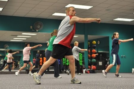 Jak tanio pójść na siłownię, basen, fitness? Czyli systemy zniżek w Polsce